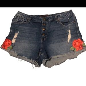 No Boundaries size 11 Jean shorts  with pretty rosé embroidered patch